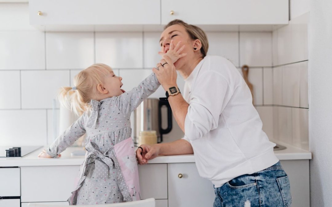 Comment retrouver ton énergie après une grossesse (sans t’épuiser davantage)